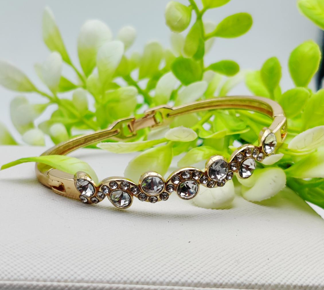 Enchanting Imported Adjustable Crystal Bracelet for Effortless Elegance | Imported Glamour for Every Occasion