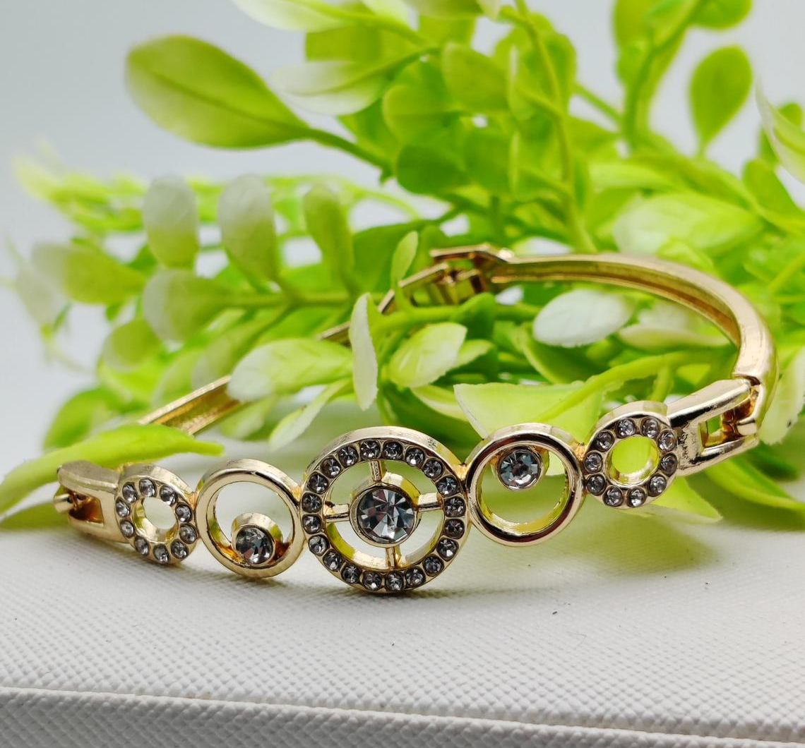 Radiant Adjustable Circle Crystal Bracelet - Imported Elegance | for Every Occasion