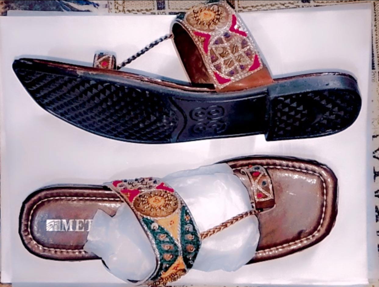 Kolhapuri Slipper Design No. 25-76 Classic Beige Traditional Footwear (With Box ) - Image 3
