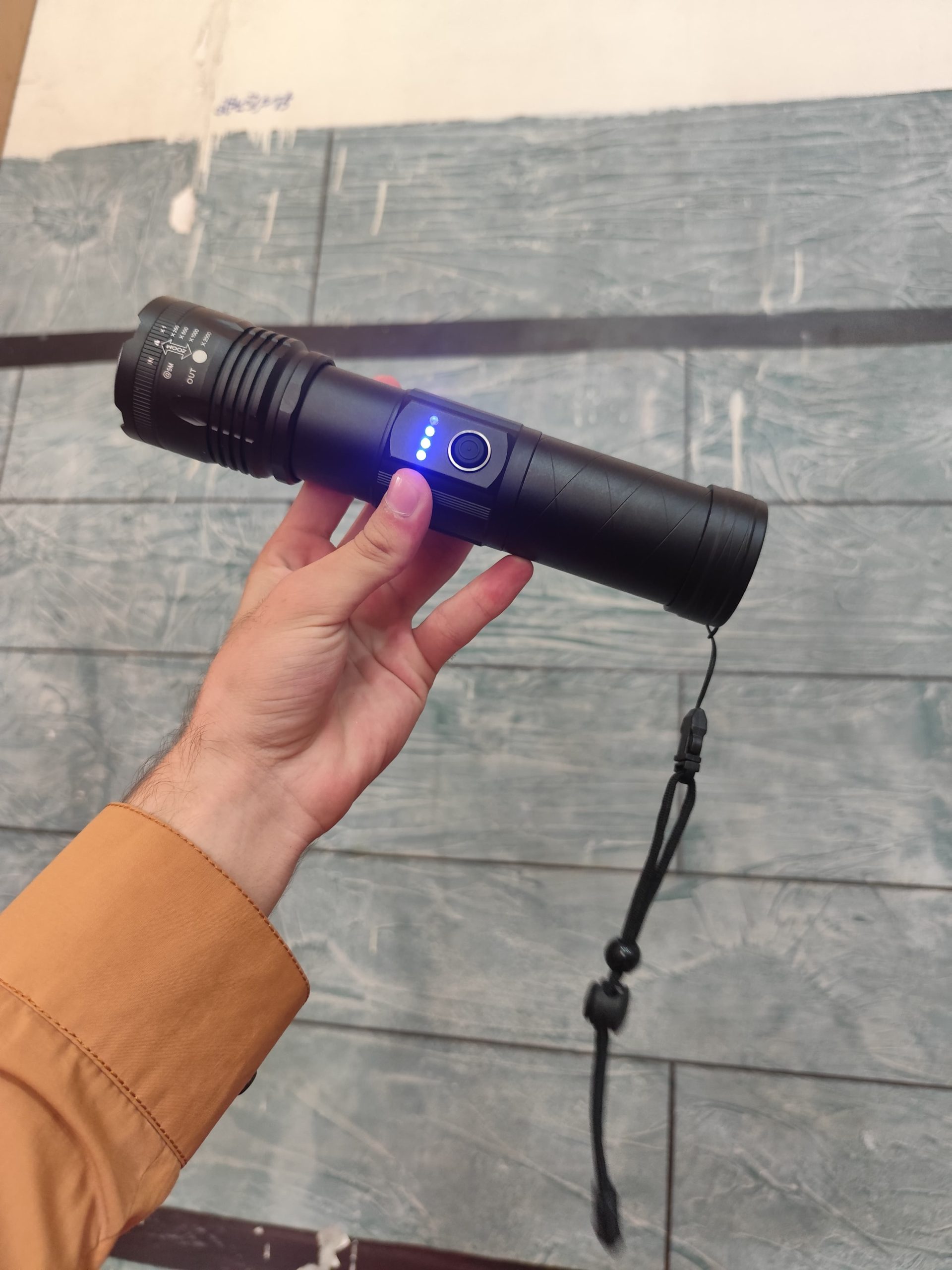 Tactical LED Flashlight Kit SP-38-1 Rechargeable High Power Torch with 3x18650 Batteries & Portable Hard Case (Range 1.5km)