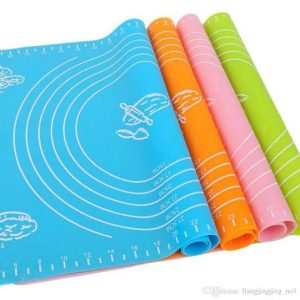 Silicone Pastry Mat 14 Inch Round Non-Stick Baking Mat with Measurements Food-Grade, Heat-Resistant, Reusable Rolling Surface for Dough, Pizza, Pie, and Fondant (Random Color)