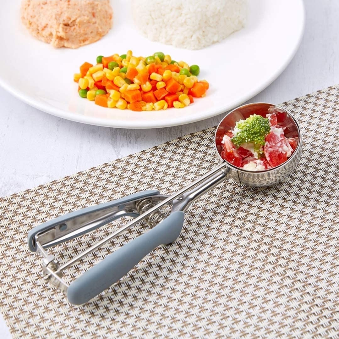 Premium Stainless Steel Ice Cream Scoop Heavy Duty Metal Scooper Spoon, Dishwasher Safe, Ergonomic Handle for Frozen Yogurt, Gelato, Sundaes & More Medium, Silver - Image 3