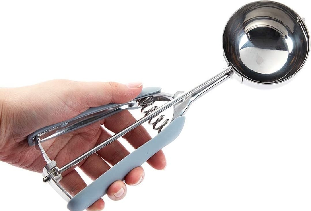 Premium Stainless Steel Ice Cream Scoop Heavy Duty Metal Scooper Spoon, Dishwasher Safe, Ergonomic Handle for Frozen Yogurt, Gelato, Sundaes & More Medium, Silver