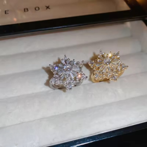 Sparkling Flower Rotating Ring  Adjustable Elegant Spinning Ring for Women & Girls, Fashion Jewelry (QUJ-109 )
