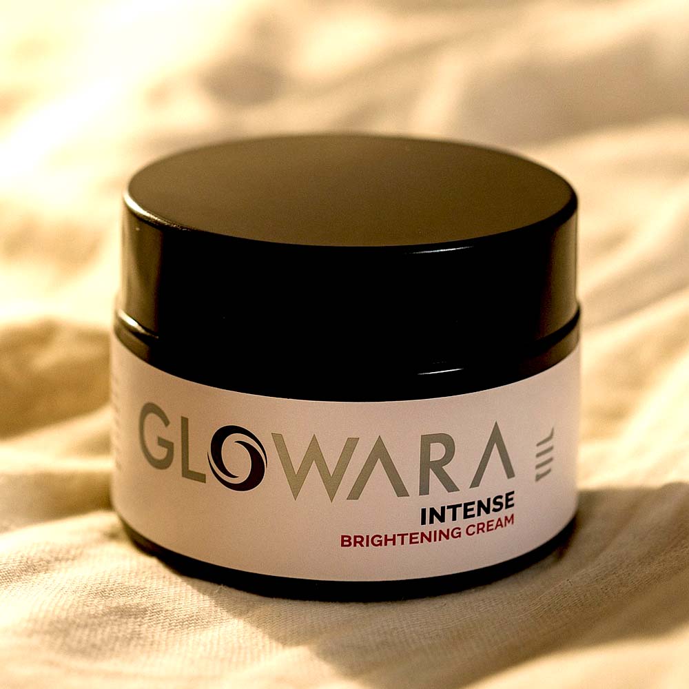 Glowara Intense Brightening Cream With Alpha Arbutin, Kojic Acid, Niacinamide & Vitamin C for Radiant, Even-Toned & Hydrated Skin - Image 2
