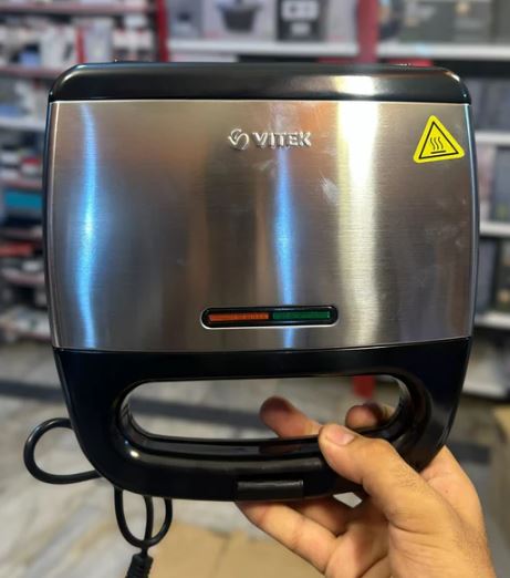 Vitek VT?7147 Sandwich Maker | 750W | Non-Stick Plates | 4 Triangular Toasts | Compact & Safe Design - Image 4