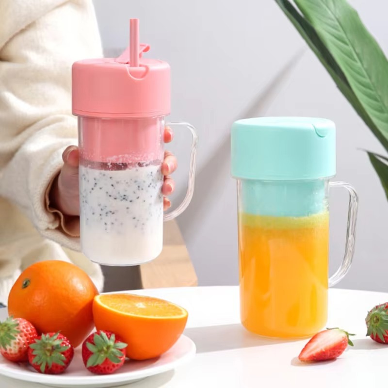 Professional Mini Juicer Portable Blender & Smoothie Maker with Built-In Straw - Image 4