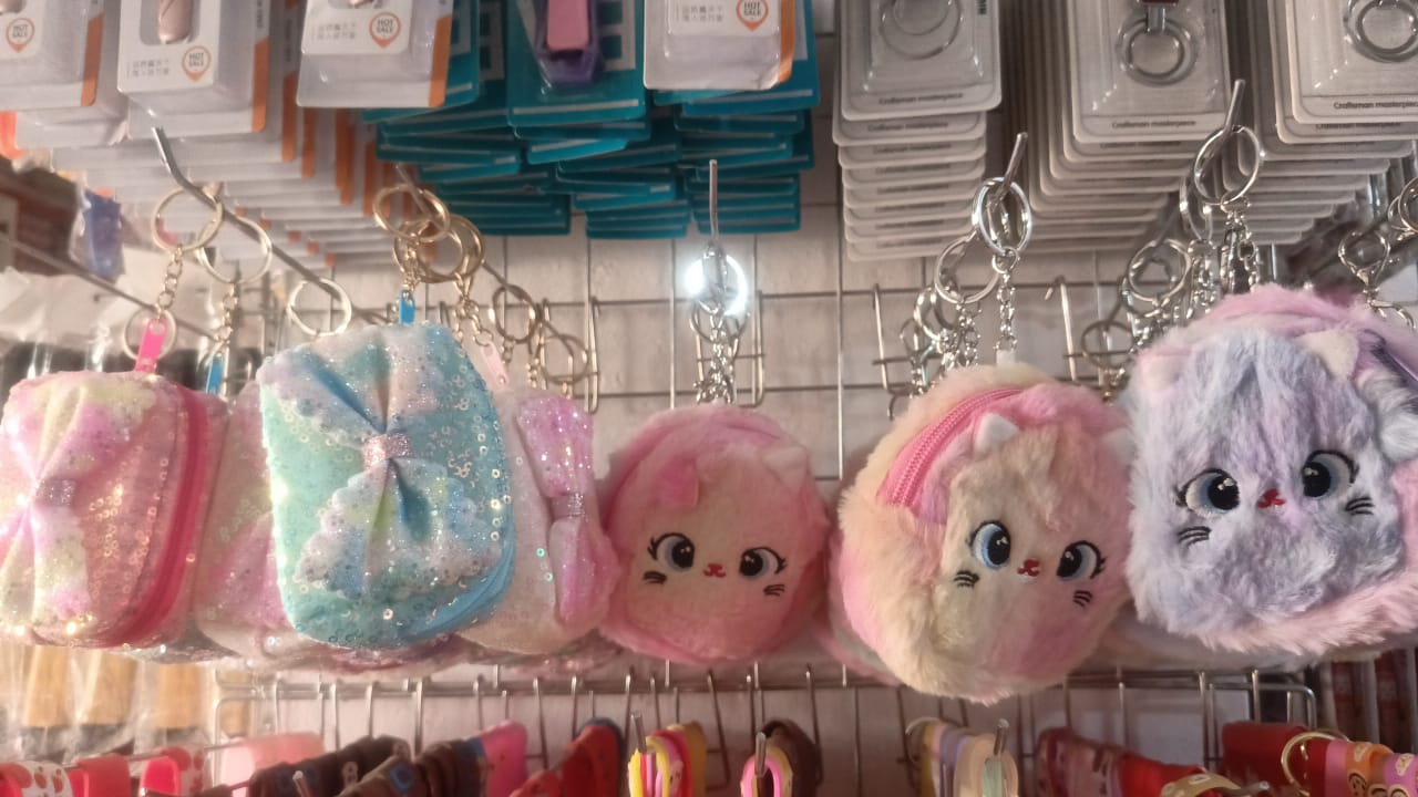 1pc Kawaii Rainbow Color Keyring Coin Purse for Girls Cute and Portable Storage Accessory- Random Colour - Image 4