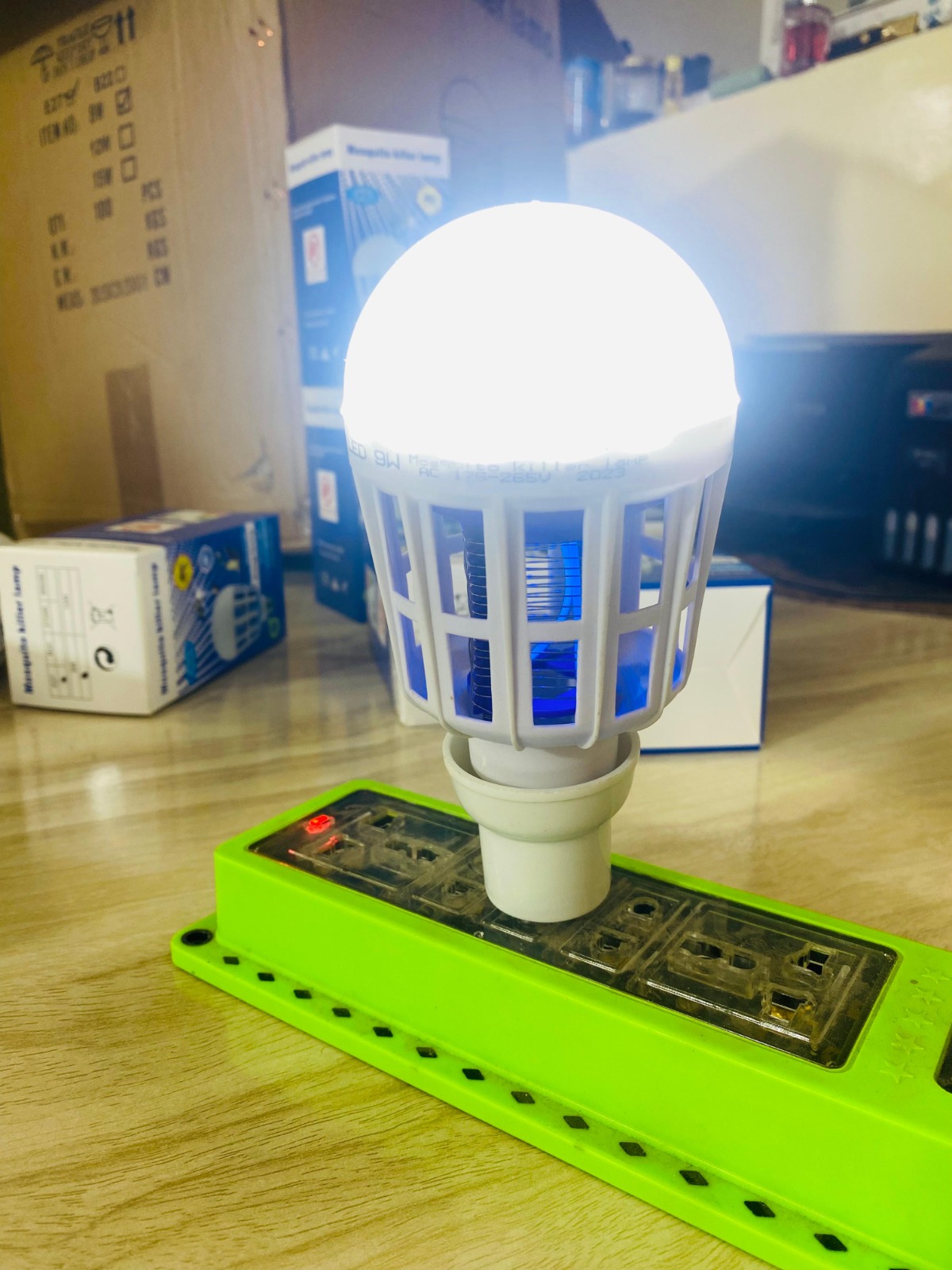 Mosquito Killer Bulb 2-in-1 UV Mosquito Killer & Energy-Saving LED Light - Image 5