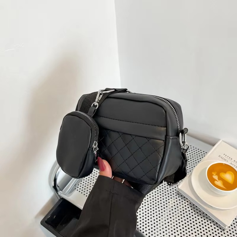 Stylish Girl's Convertible Crossbody Bag - Fashion Handbags for Ladies PU Leather Polyester Waterproof Shoulder Bags With Change Purse Trending Travel Crossbody Bag - 1 Pc, Black PU Leather - Image 3