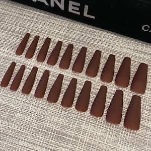 24Pcs O.TWO.O Brown Matte Nails with accessories - Image 2