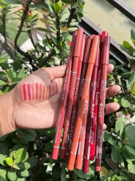 Flormar Perfect Lipliner Long-Lasting & Intense Color | Smooth Application | Pack of 12 Shades - Image 3