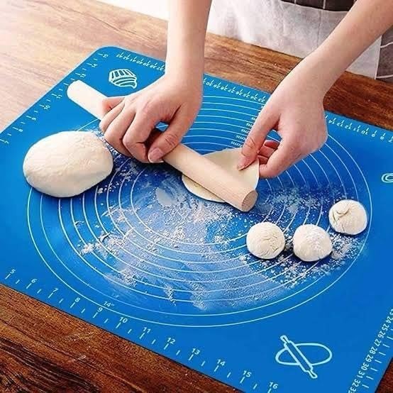 Silicone Non-Stick Rolling Mat 40x50cm Non-Slip Pastry Mat for Dough, Cakes & Baking (Random Color) - Image 3