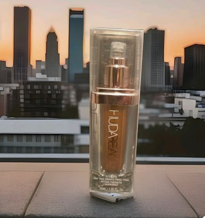 Huda Beauty N.Y.M.P.H. All Over Body Highlighter Liquid Illuminator for Face, Body & Legs Water-Based, Long-Lasting Glow 35 ml - Image 3