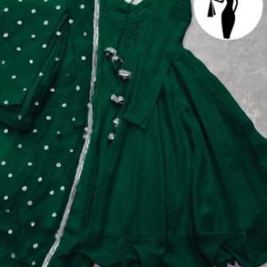 14 August Green V-Neck Chiffon Maxi Suit 3 Pcs with Lace Dupatta14 August Green V-Neck Chiffon Maxi Suit 3 Pcs with Lace Dupatta