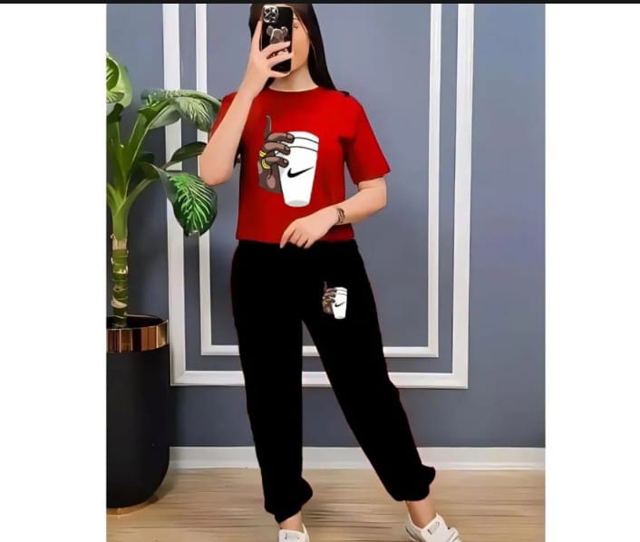 Women's 2-Piece Gym Wear Set with Round Neck T-Shirt - Image 4