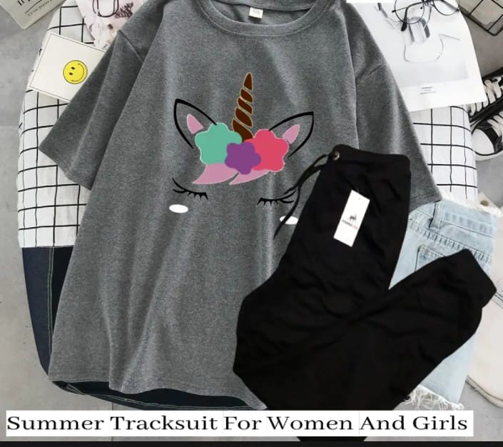 Women's 2-Piece Gym Wear Set with Round Neck T-Shirt