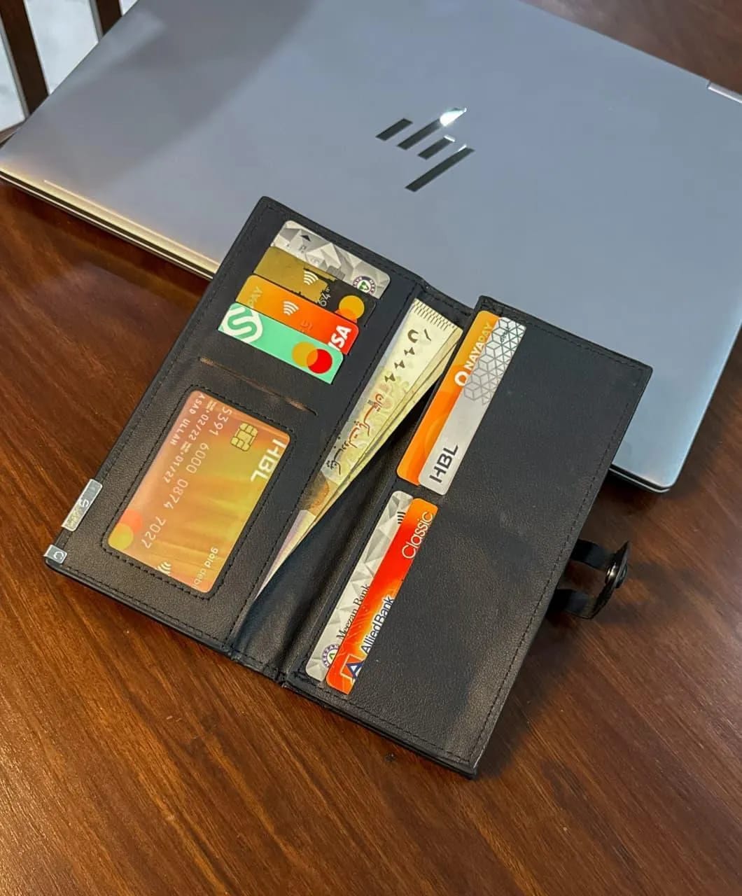 Classic Men's Genuine Leather Bifold Wallet - Premium Slim Pocket Organizer with ID Window - Image 4