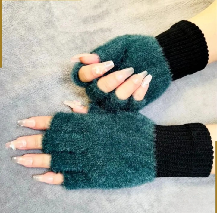 Winter Half Finger Pair Gloves For Women Plush Warm Fingerless Pair Gloves In Multicolor (Random Color) - Image 3