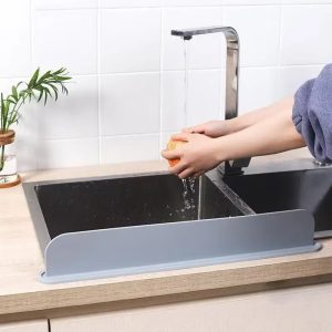 Reusable Silicone Sink Splash Guard 14 Inch Splashproof Countertop Water Barrier With suction (Random Color)