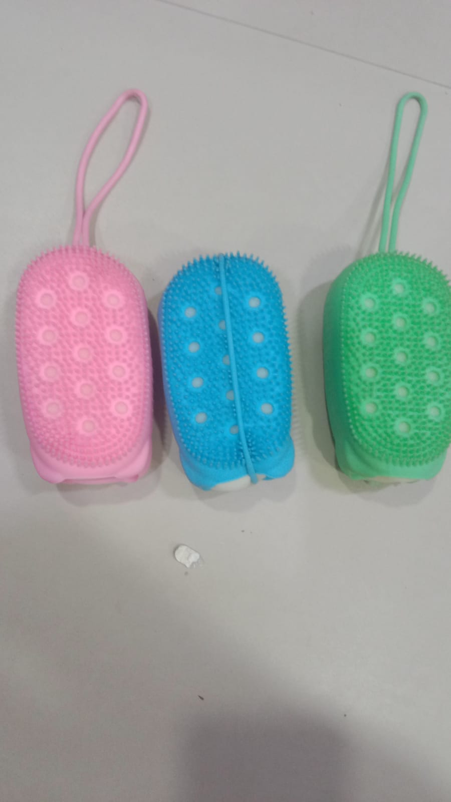 Silicone Body Scrubber Bath Sponge Soft Exfoliating Shower Brush for Men & Women (Random Color) - Image 4