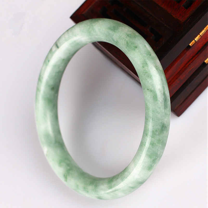 Premium Quality Green Jade Bracelet for Women | Elegant Natural Stone Jewelry - Image 4