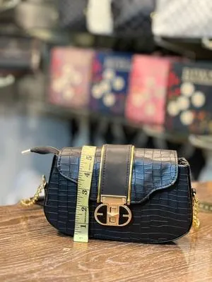 Women's Leather Crossbody Bag | Stylish Medium Shoulder Bag for Women - Image 9