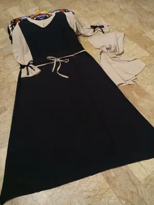 Collar Abaya with Belt & Matching Stroller | Original Wool Peach Front Open Abaya for Women - Image 10