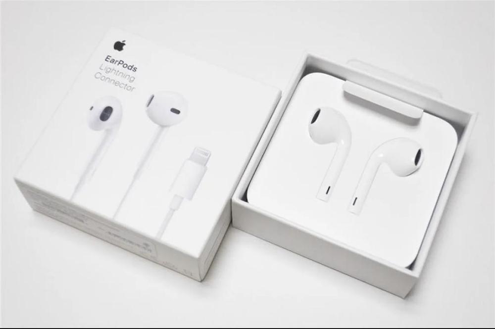 White iPhone Bluetooth Handsfree with Built-in Microphone - Image 4