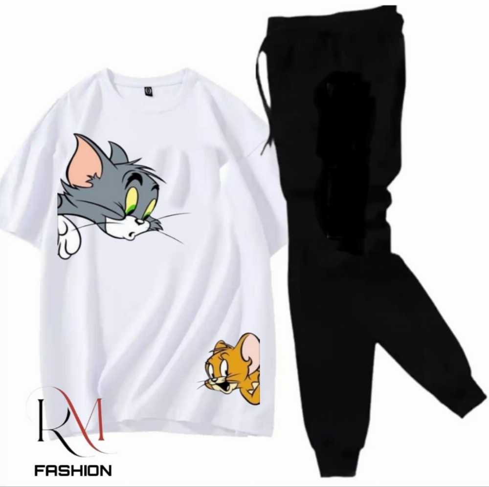 Printed T-Shirt and Trouser Combo - Image 3
