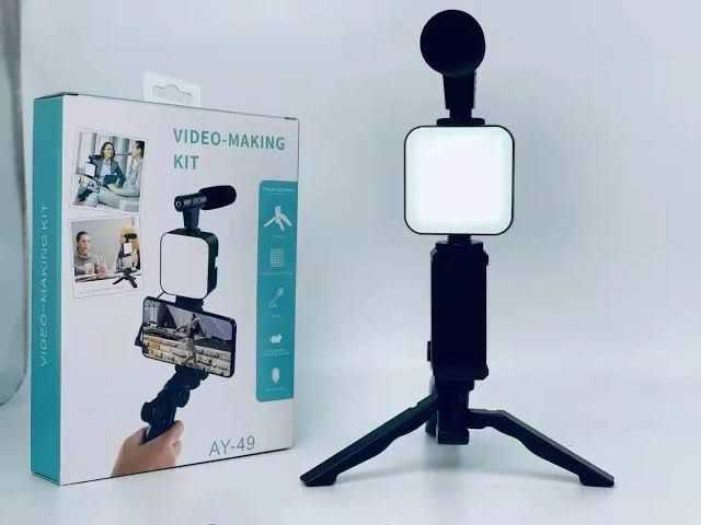 Handy Vlogging Kit – All-in-One Video Making Set with Mic, LED Light & Remote Control - Image 4