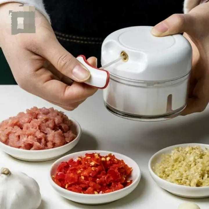 Mini Manual Garlic & Vegetable Chopper โ Hand-Pull Food Processor for Onion, Herbs, Nuts & Vegetables - Image 4