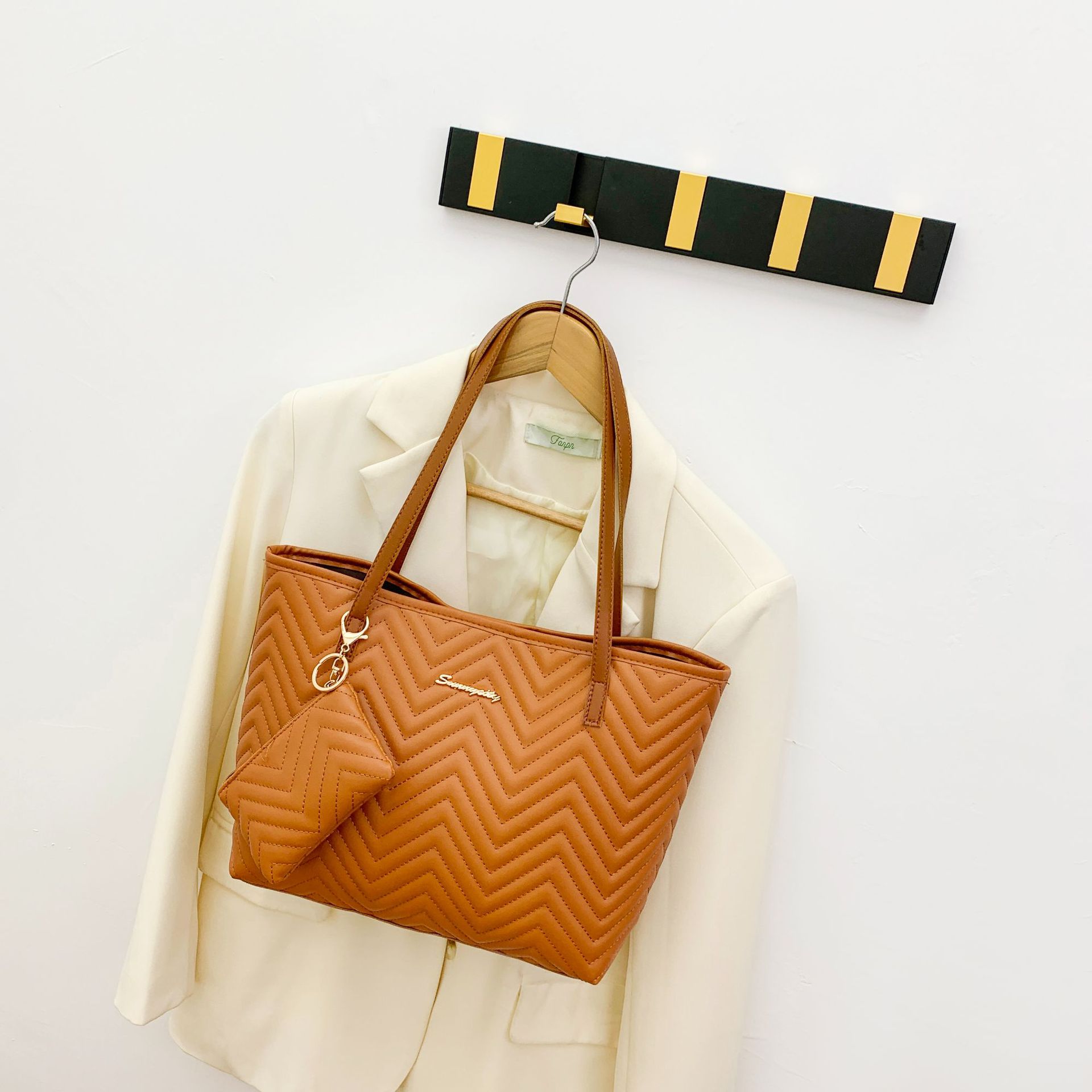 Wavy Diamond Embroidered Shoulder Bag for Women – Elegant Ladies Shoulder Handbag for Daily Use in Pakistan - Image 3