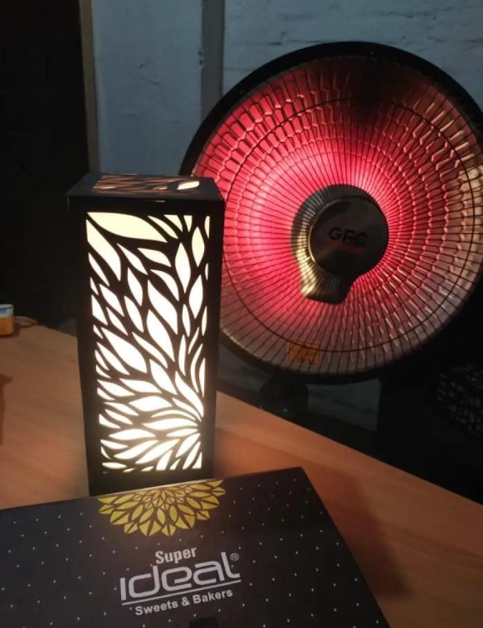 3D Wooden Leaf Lamp Rechargeable LED Decorative Table Lamp for Home & Office - Image 3